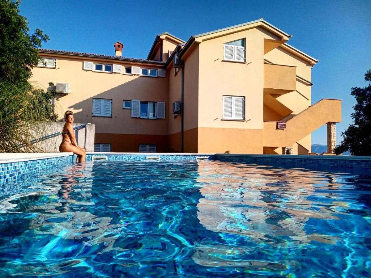 Apartmani Jaric Новий Винодольський Екстер'єр фото