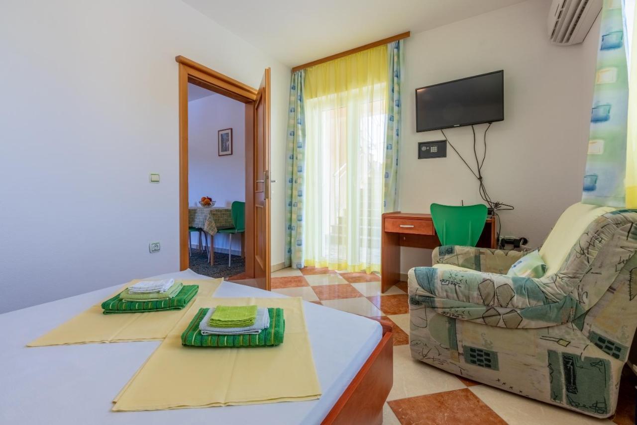 Apartmani Jaric Новий Винодольський Екстер'єр фото