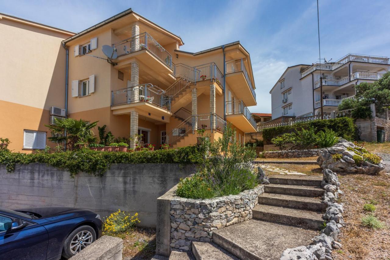Apartmani Jaric Новий Винодольський Екстер'єр фото
