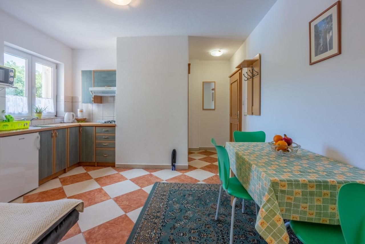 Apartmani Jaric Новий Винодольський Екстер'єр фото