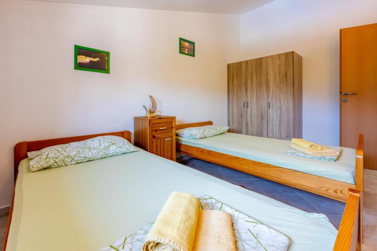 Apartmani Jaric Новий Винодольський Екстер'єр фото