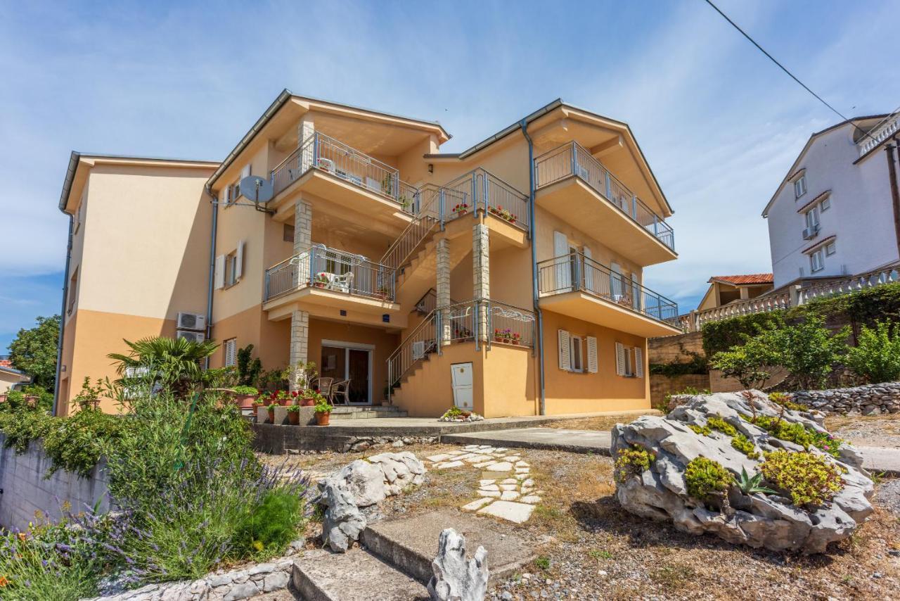 Apartmani Jaric Новий Винодольський Екстер'єр фото